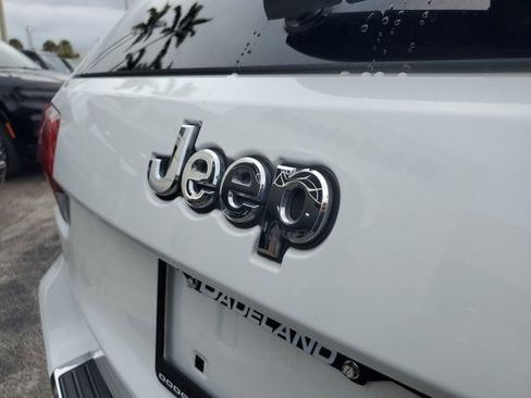 Used 2014 Jeep Grand Cherokee Summit w/ Trailer Tow Group IV image 11