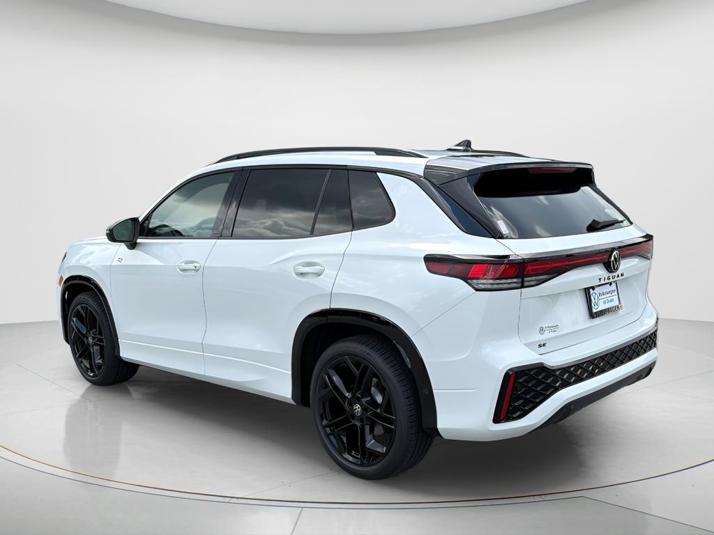 New 2026 Volkswagen Tiguan SE R-Line FWD image 8