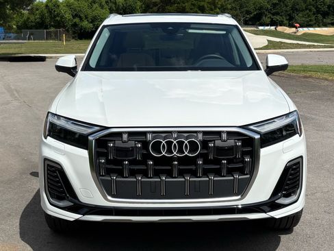 Used 2025 Audi Q7 3.0T Premium w/ Convenience Package AWD/4WD image 6