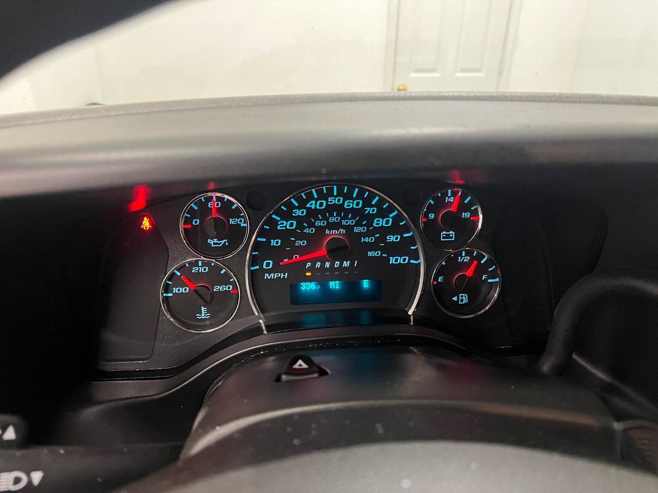 Used 2025 Chevrolet Express 3500 LT w/ LT Preferred Equipment Group RWD image 39