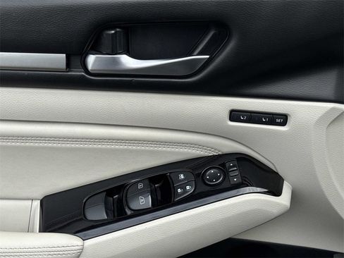 Used 2021 Nissan Altima 2.5 Platinum image 29