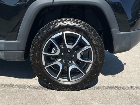 Certified 2024 Jeep Compass Trailhawk w/ Trailhawk Convenience Group AWD/4WD image 18