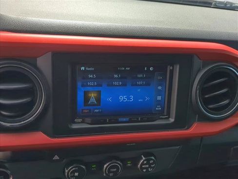 Used 2019 Toyota Tacoma TRD Sport RWD image 23