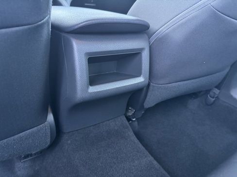 Certified 2018 Toyota Camry LE image 9