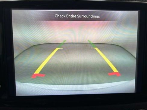 Used 2024 Chrysler Pacifica Limited FWD image 21