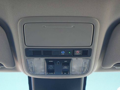 Used 2023 Honda Odyssey Touring image 23