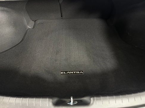 Used 2025 Hyundai Elantra Limited FWD image 32