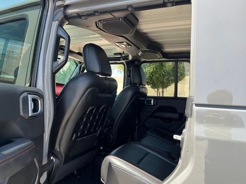 Used 2021 Jeep Gladiator Rubicon AWD/4WD image 15