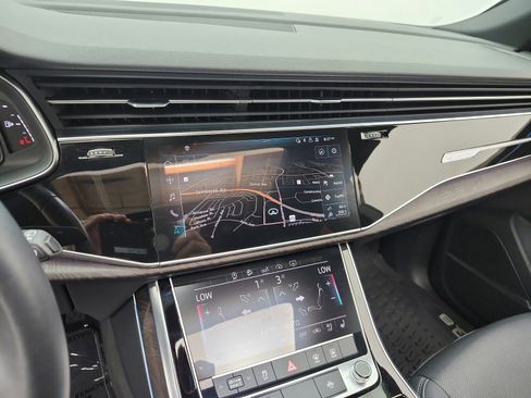 Used 2020 Audi Q8 Premium Plus w/ Premium Plus Package AWD/4WD image 14