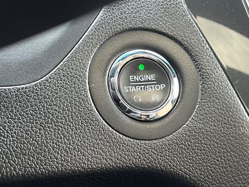 Used 2016 Ford Explorer XLT w/ Equipment Group 202A image 22