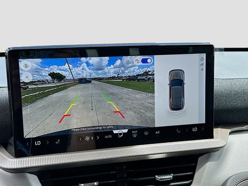 New 2026 Ford Explorer Active RWD image 9