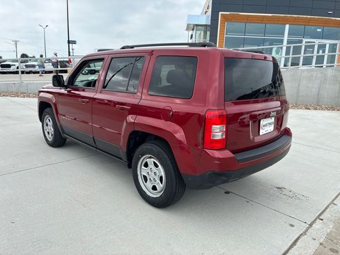 Used 2016 Jeep Patriot Sport w/ Power Value Group FWD image 3