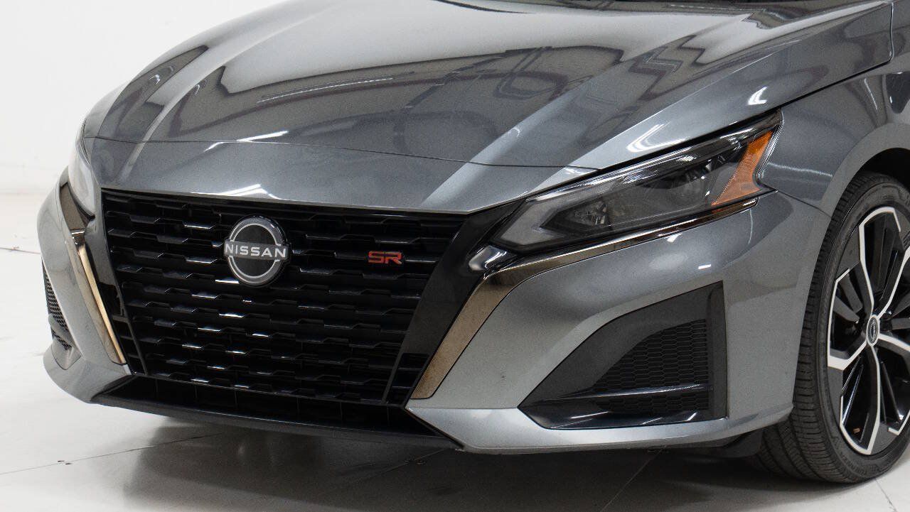 Used 2024 Nissan Altima 2.5 SR w/ SR Premium Package FWD image 10