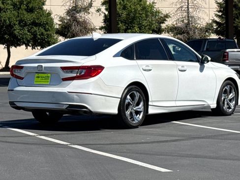 Used 2018 Honda Accord EX image 11