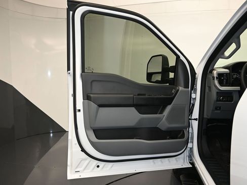 New 2026 Ford F350 4x4 Crew Cab Super Duty image 10