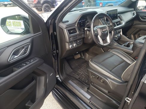 Used 2021 GMC Yukon XL SLT image 9