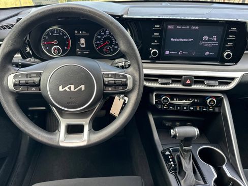 Used 2022 Kia K5 LX FWD image 16