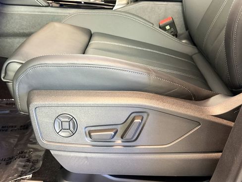 New 2025 Audi Q5 Prestige image 17