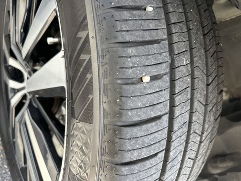 Used 2023 Nissan Pathfinder Platinum image 7