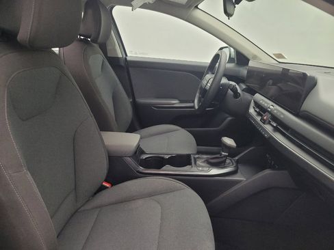 Used 2025 Kia K4 FWD image 21
