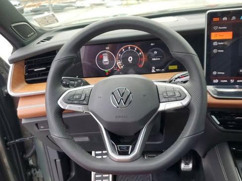 New 2026 Volkswagen Tiguan SEL R-Line AWD/4WD image 25