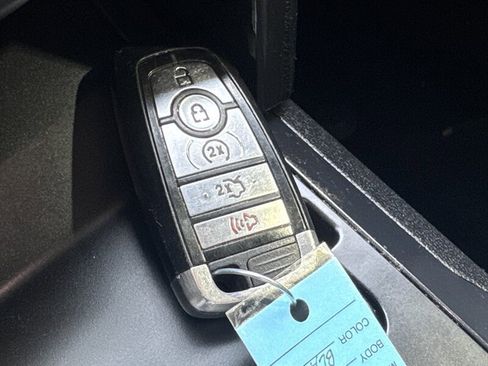 Used 2018 Ford Explorer XLT w/ Equipment Group 202A image 30