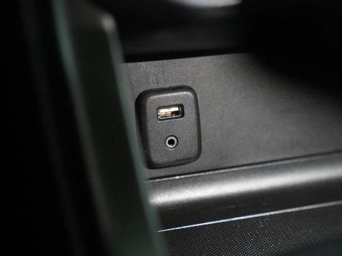 Used 2017 GMC Canyon 2WD Crew Cab w/ Convenience Package image 24