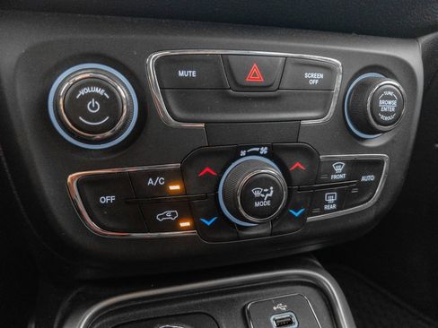 Used 2018 Jeep Compass Latitude w/ Popular Equipment Group image 21