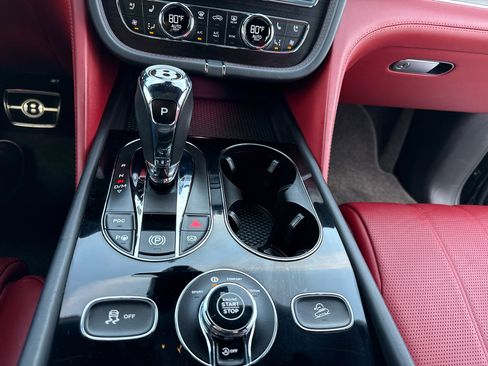 Used 2019 Bentley Bentayga image 86