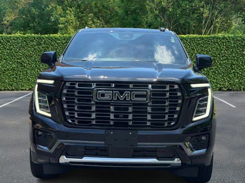 Used 2025 GMC Yukon Denali Ultimate AWD/4WD image 9