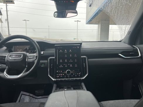 Used 2025 GMC Acadia Elevation image 14