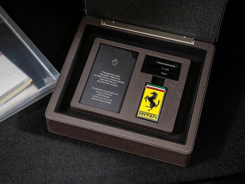Certified 2025 Ferrari Roma Spider RWD image 34