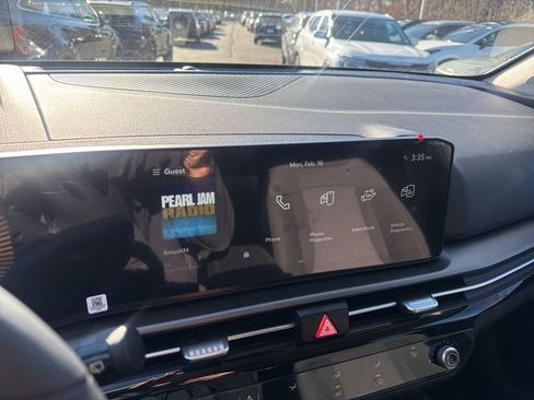 New 2026 Kia Sportage LX FWD image 3