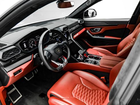 Used 2022 Lamborghini Urus image 44