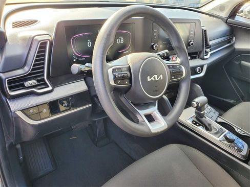 Used 2024 Kia Sportage LX image 7