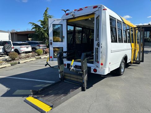 Used 2014 Chevrolet Express 3500 image 29
