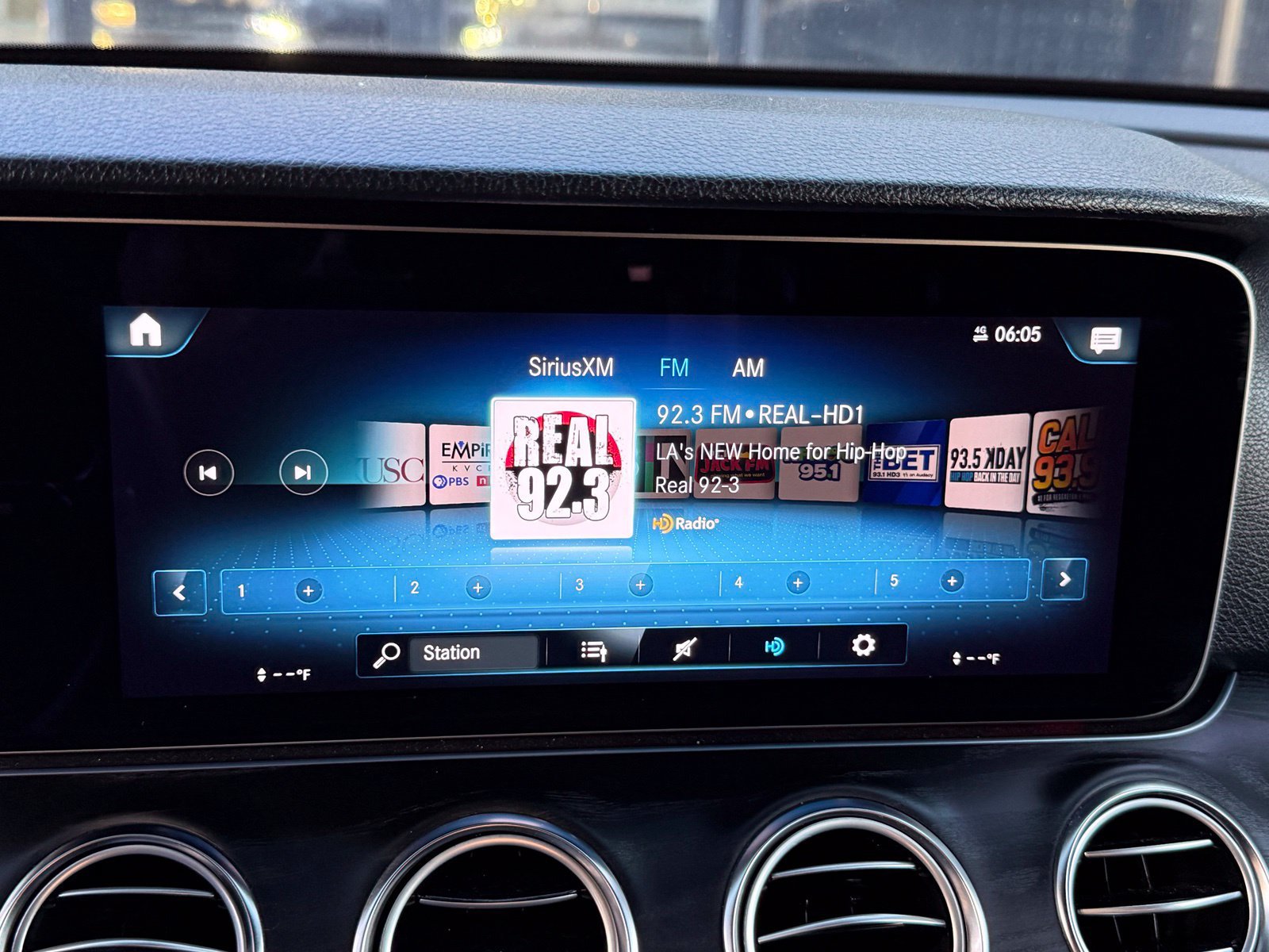Used 2023 Mercedes-Benz E 350 Sedan image 38
