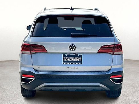 Used 2022 Volkswagen Taos SE image 6