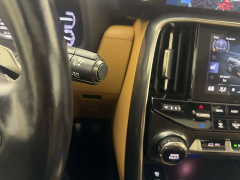 Used 2023 Lexus LX 600 4WD w/ Luxury Package image 29