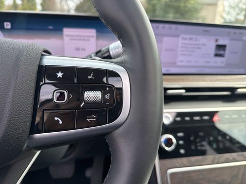 Used 2025 Genesis GV80 2.5T Advanced image 16