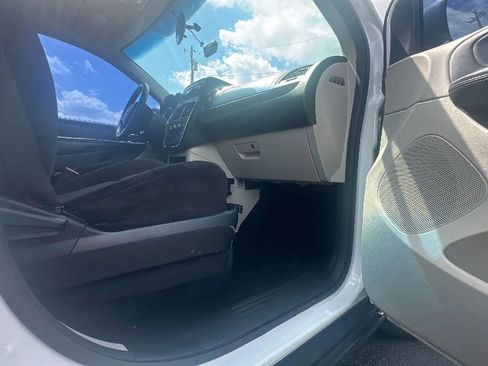 Used 2014 Dodge Grand Caravan American Value Package image 22