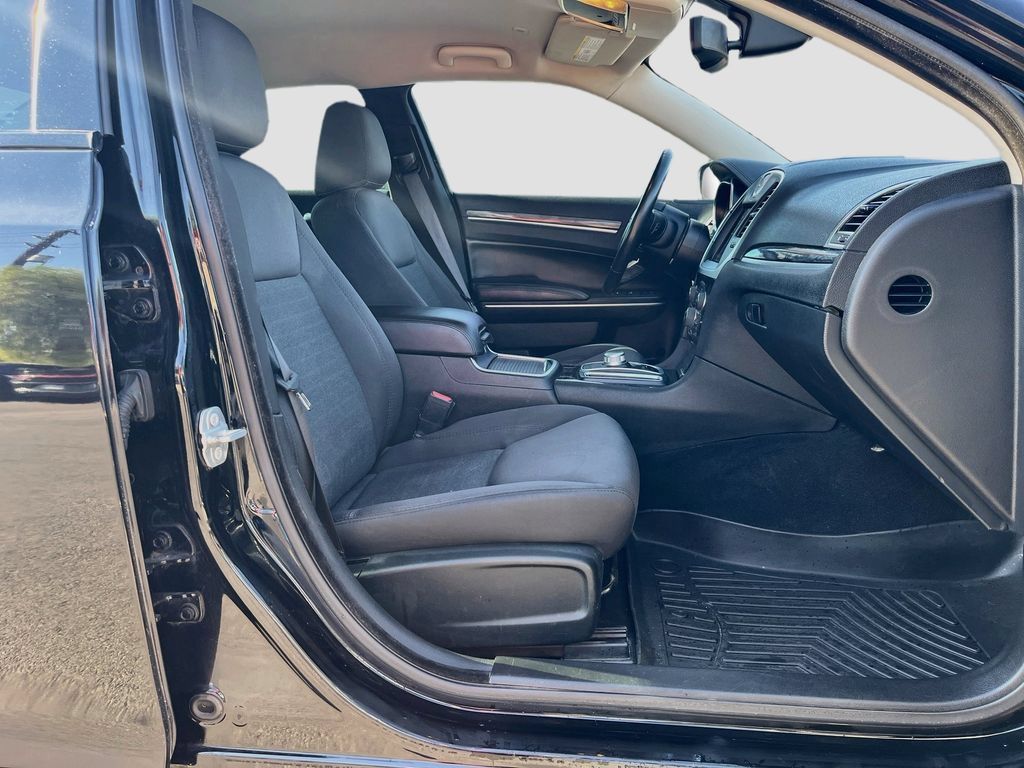 Used 2020 Chrysler 300 Touring w/ Sport Appearance Package RWD image 26