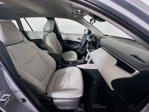 Used 2024 Toyota Corolla Cross L image 30