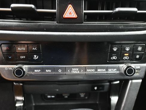 Used 2024 Kia Seltos SX w/ SX Sunroof Package AWD/4WD image 11