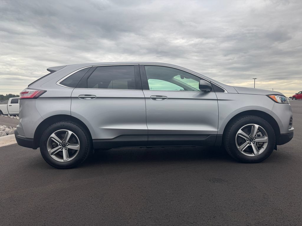 Used 2024 Ford Edge SEL w/ Convenience Package AWD/4WD image 4