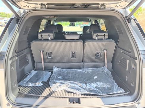 New 2026 Chevrolet Traverse LT w/ Enhanced Driving Package image 14