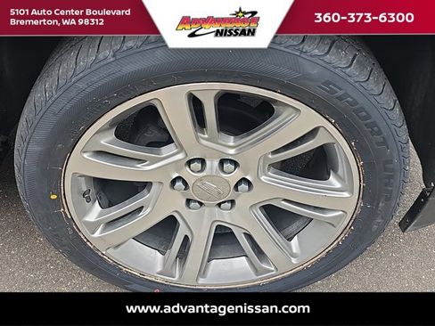 Used 2017 Cadillac Escalade ESV Premium Luxury AWD/4WD image 26