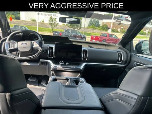 Used 2025 Ford Expedition Max Platinum w/ Stealth Appearance Package AWD/4WD image 23
