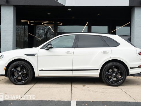 Used 2024 Bentley Bentayga image 7