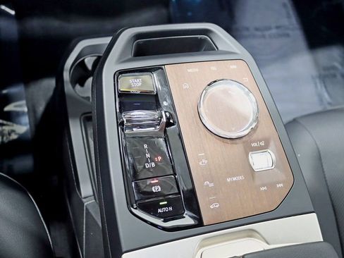 Used 2023 BMW iX xDrive50 w/ Premium Package image 26